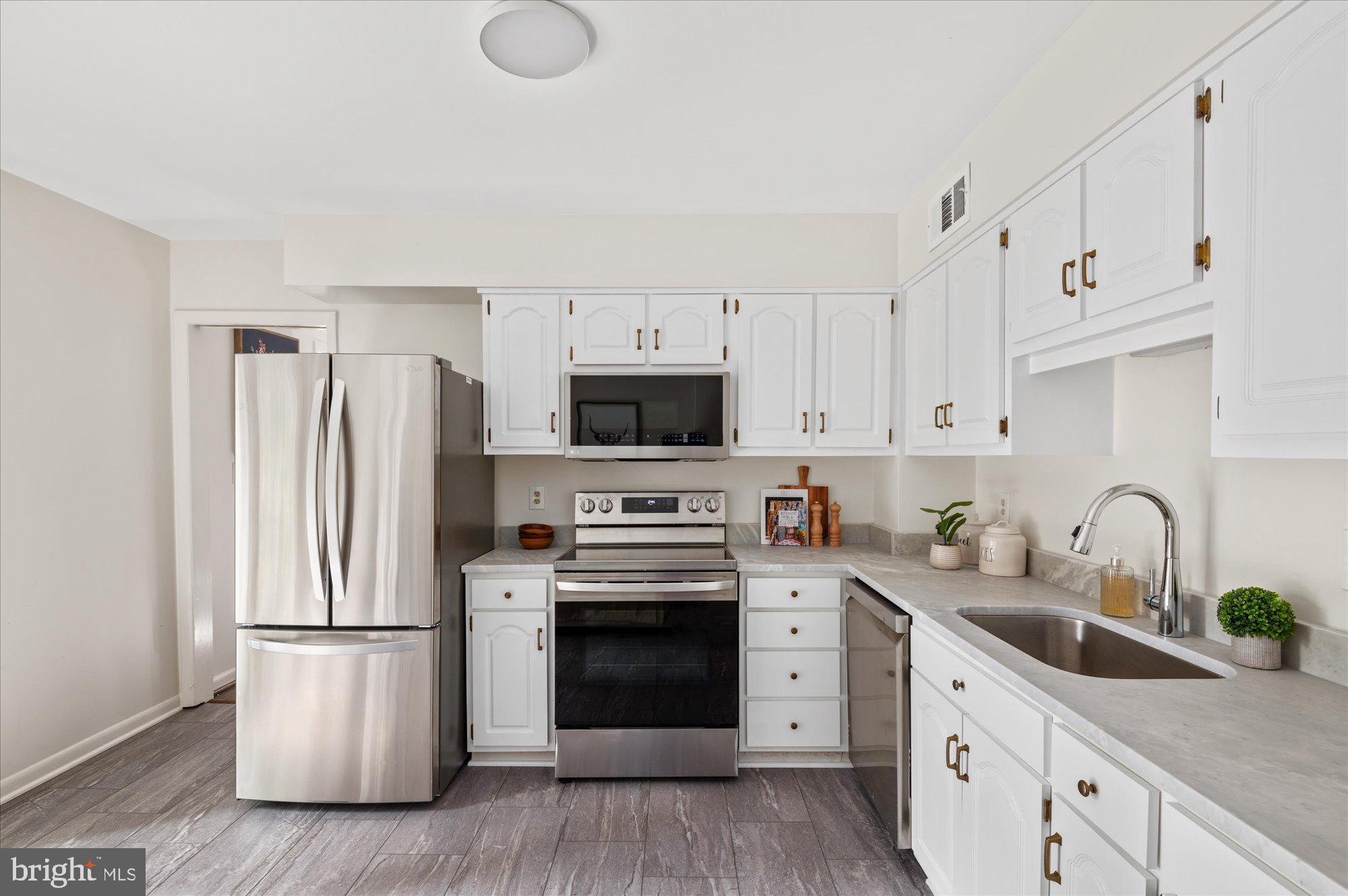 9513 Midwood Road Silver Spring, MD 20910 - Photo 12 of 47