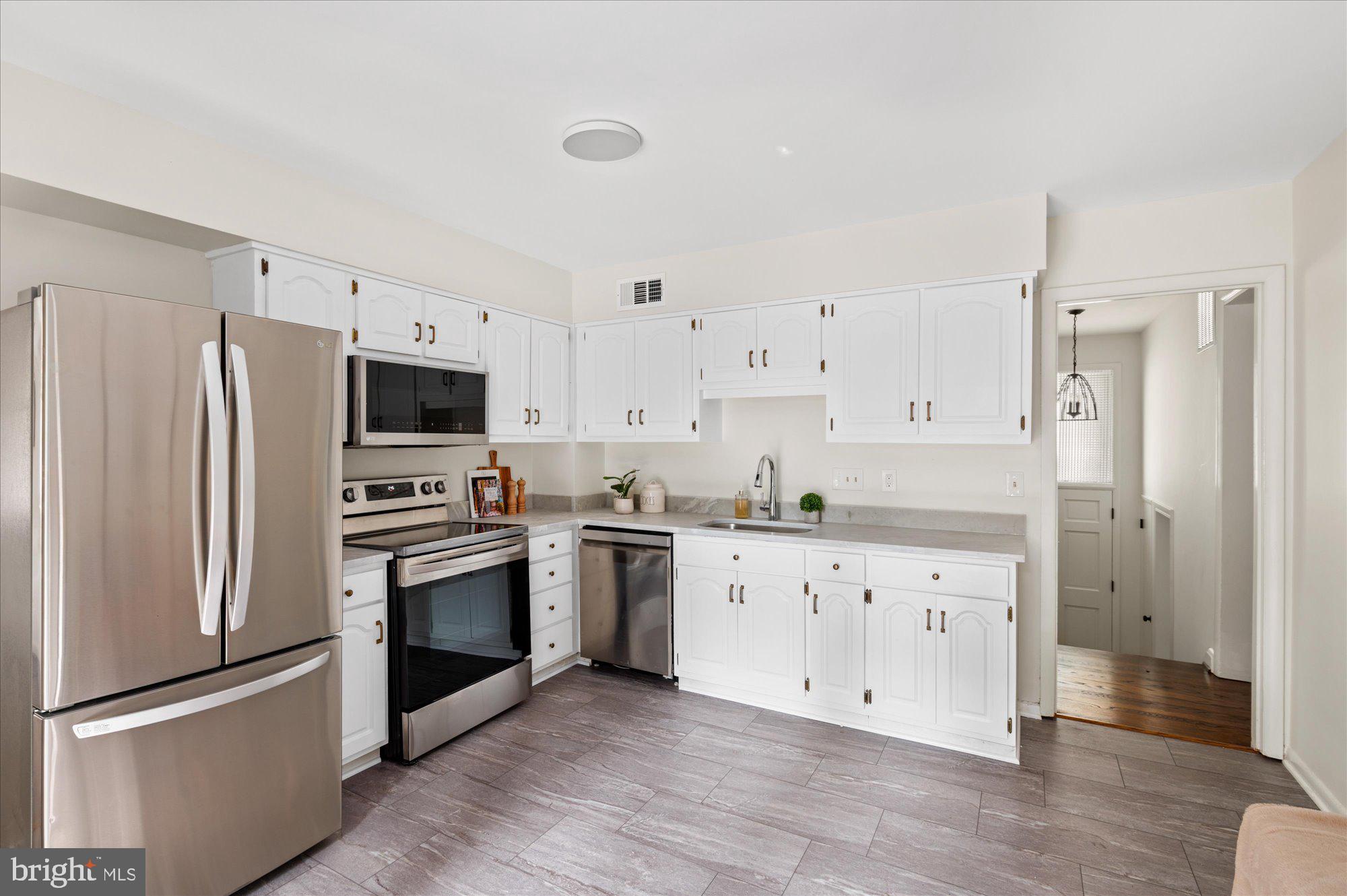 9513 Midwood Road Silver Spring, MD 20910 - Photo 13 of 47