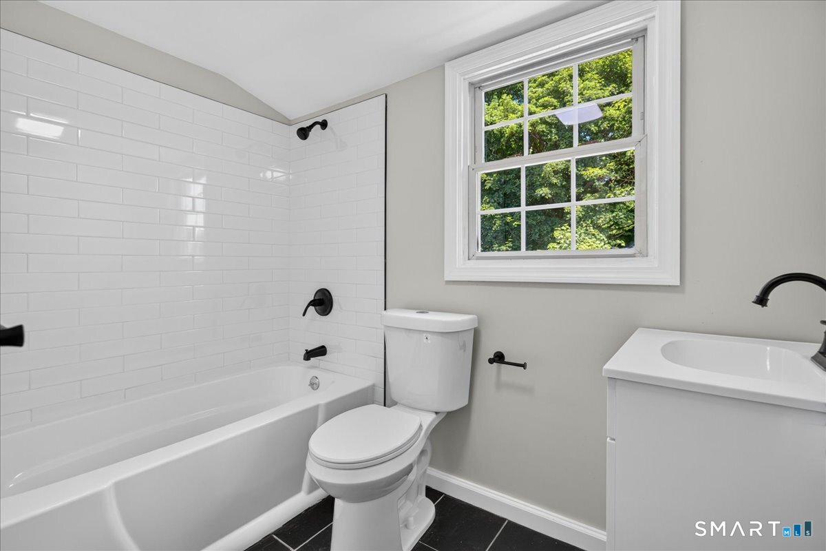 5 Lynmot Road Hamden, CT 06514 - Photo 17 of 33