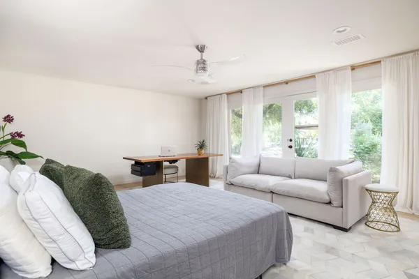 $7,995 | 2212 East Side Drive, Austin, TX 78704