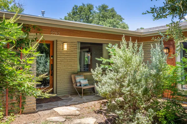 $8,000 | 2212 East Side Drive, Austin, TX 78704