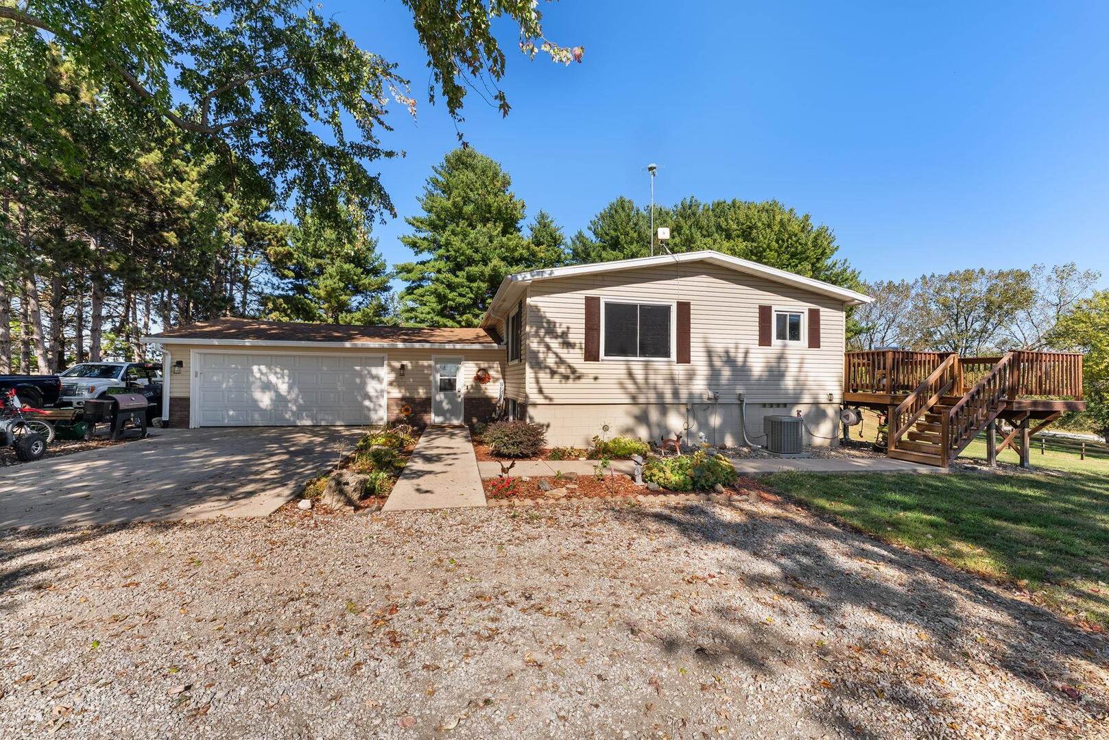 1487 McCloud Road Aledo, IL 61231 - Photo 2 of 40