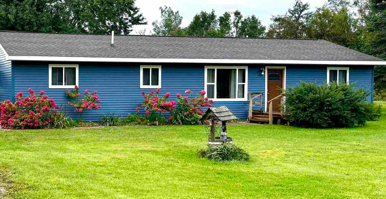 657 Laperell Road Cheboygan, MI 49721 - Photo 3 of 31