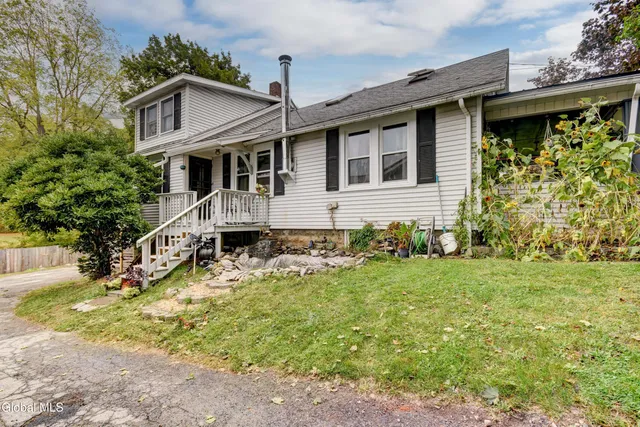 $199,999 | 45 Lafayette Street, Palatine Bridge, NY 13428