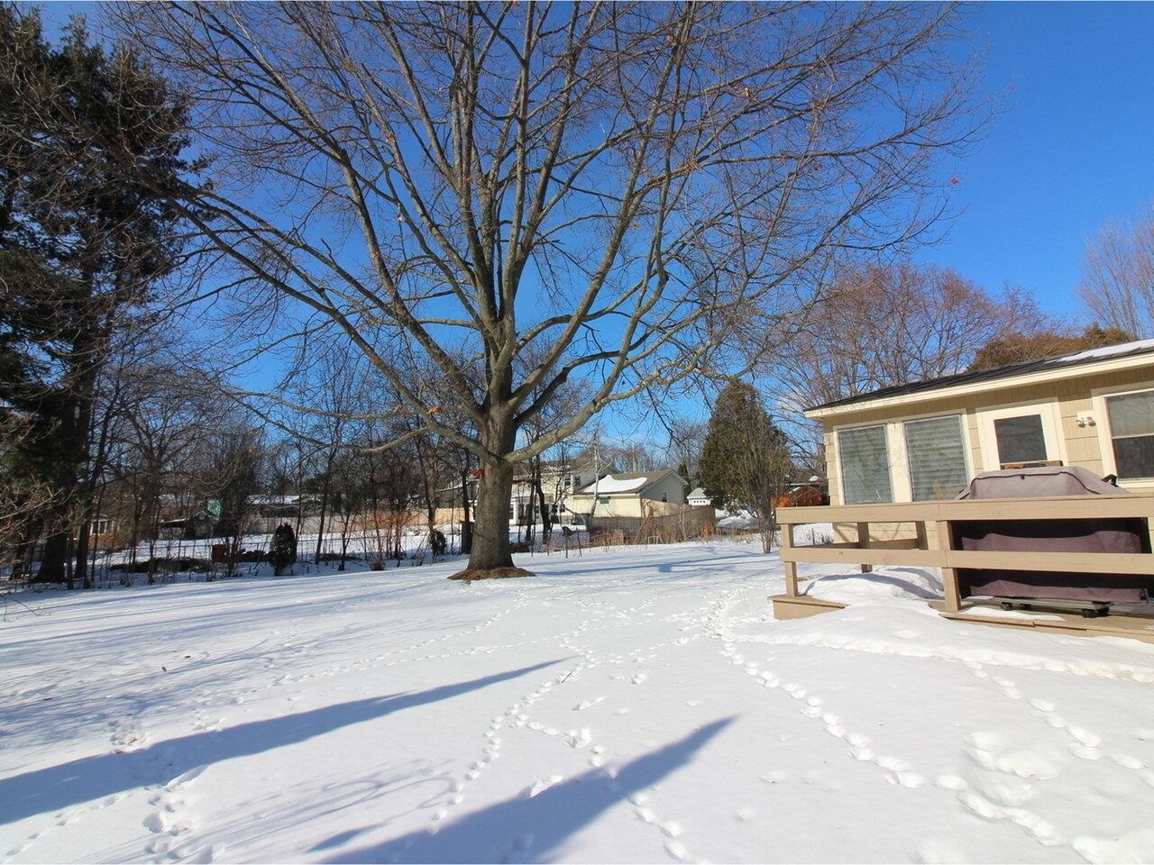 190 Shore Road Burlington, VT 05408 - Photo 22 of 28 Gallery Image 22