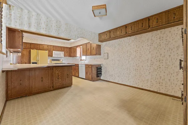 $849,500 | 7708 82nd Avenue North, Brooklyn Park, MN 55445