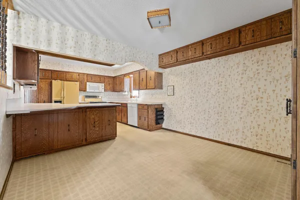 $849,500 | 7708 82nd Avenue North, Brooklyn Park, MN 55445