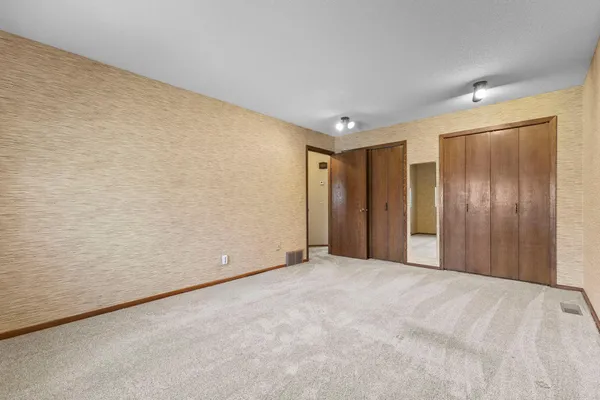 $849,500 | 7708 82nd Avenue North, Brooklyn Park, MN 55445