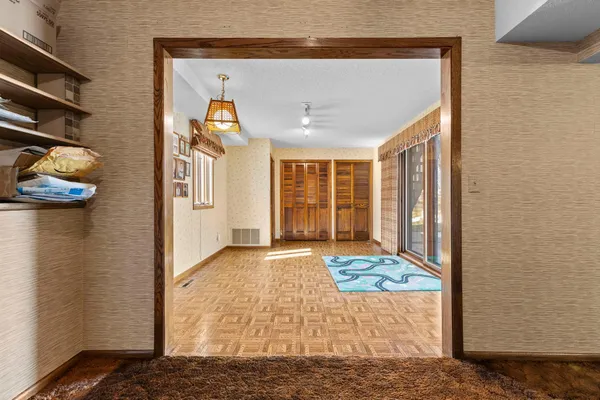 $849,500 | 7708 82nd Avenue North, Brooklyn Park, MN 55445