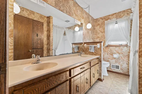 $849,500 | 7708 82nd Avenue North, Brooklyn Park, MN 55445