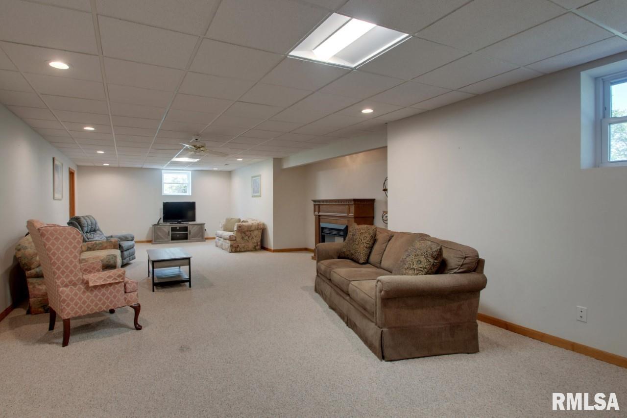 5139 Columbus Road Quincy, IL 62305 - Photo 19 of 27 Gallery Image 19
