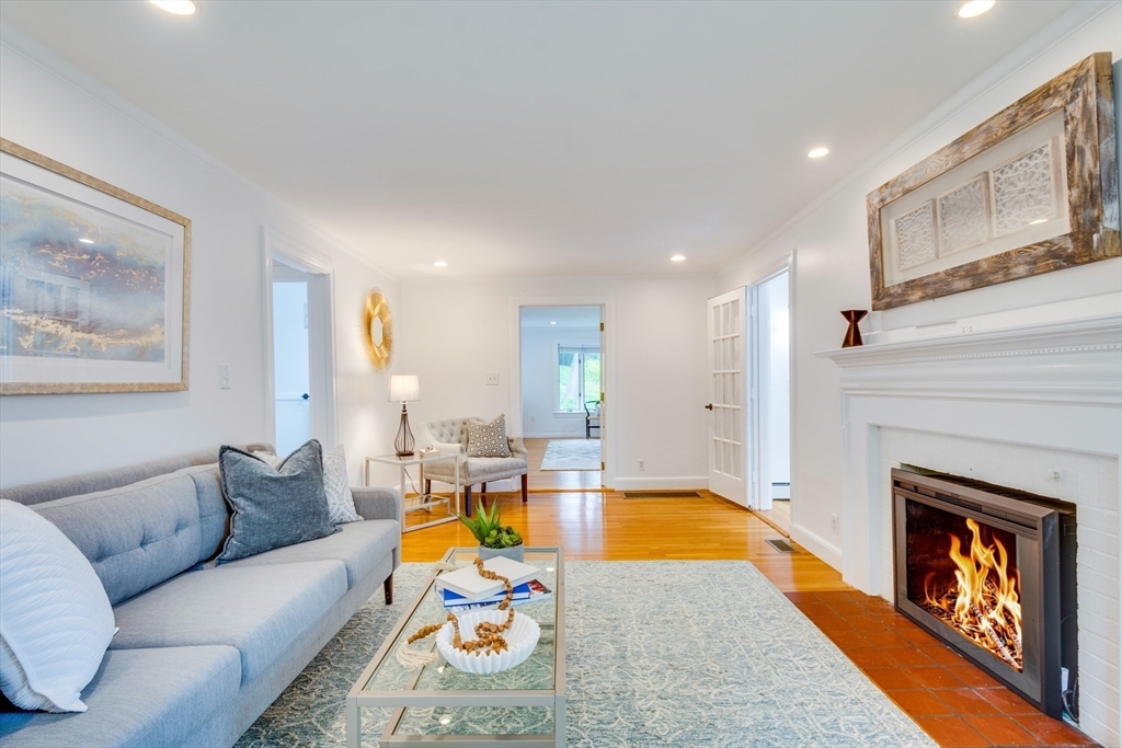29 Parker Road Needham, MA 02494 - Photo 5 of 42
