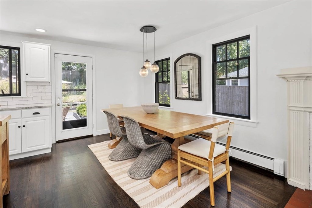 19 Pilgrim Road Hingham, MA 02043 - Photo 11 of 40