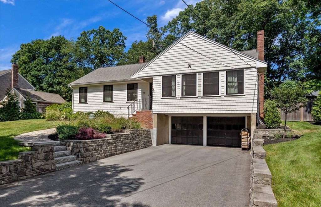 19 Pilgrim Road Hingham, MA 02043 - Photo 2 of 40