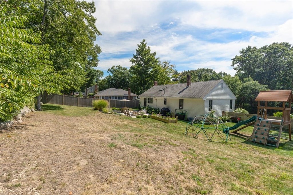 19 Pilgrim Road Hingham, MA 02043 - Photo 30 of 40