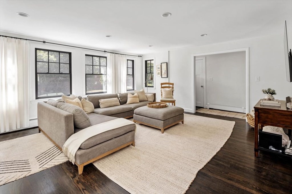 19 Pilgrim Road Hingham, MA 02043 - Photo 6 of 40