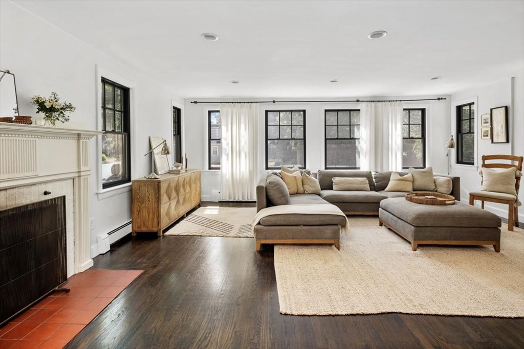 19 Pilgrim Road Hingham, MA 02043 - Photo 8 of 40