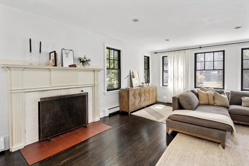 19 Pilgrim Road Hingham, MA 02043 - Photo 9 of 40