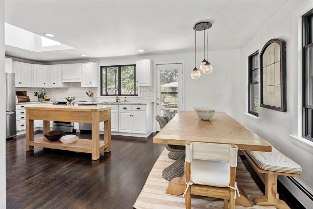 19 Pilgrim Road Hingham, MA 02043 - Photo 10 of 40