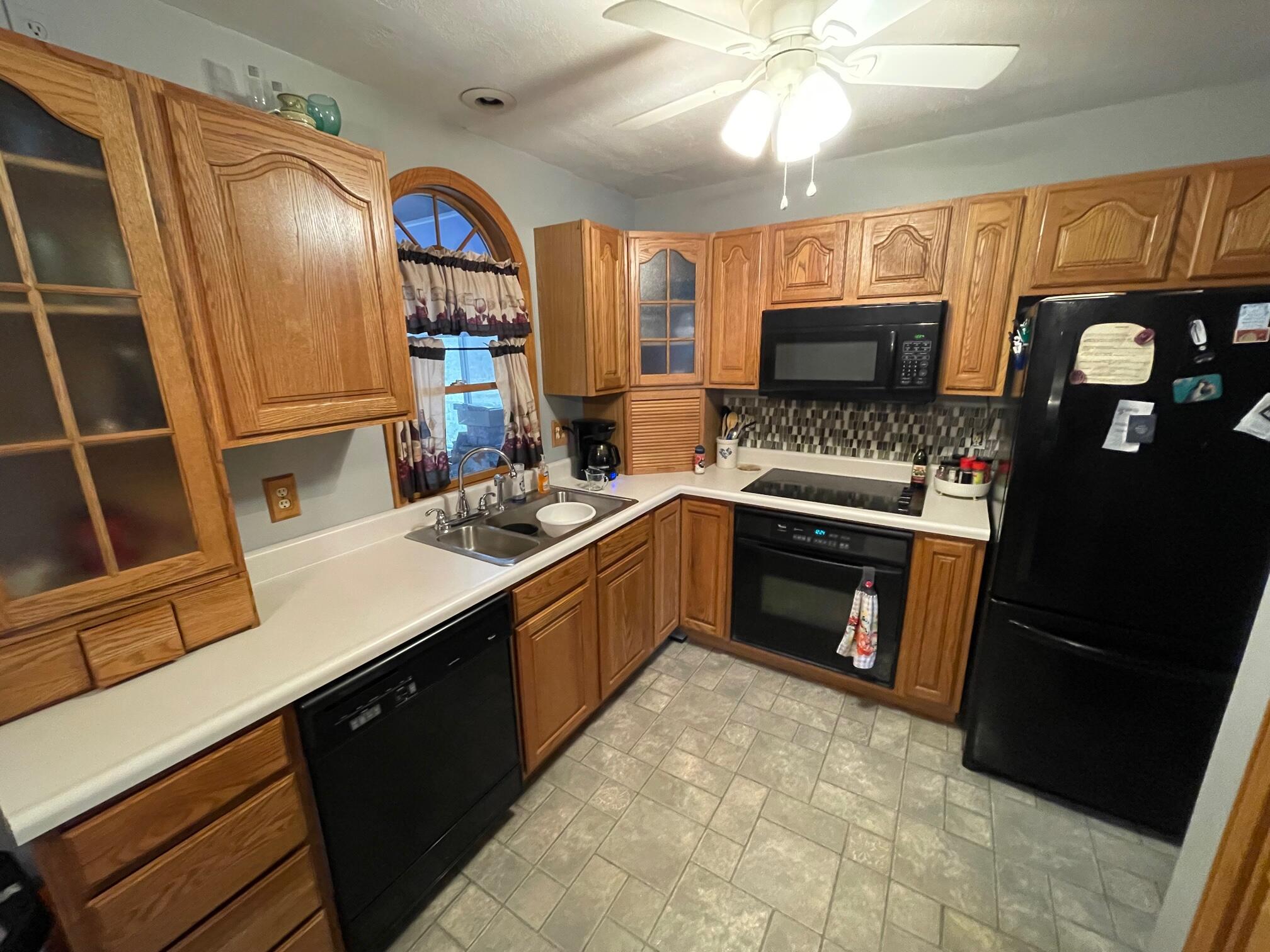 3453 Sheringer Road Muskegon, MI 49444 - Photo 8 of 24 IMG_6019