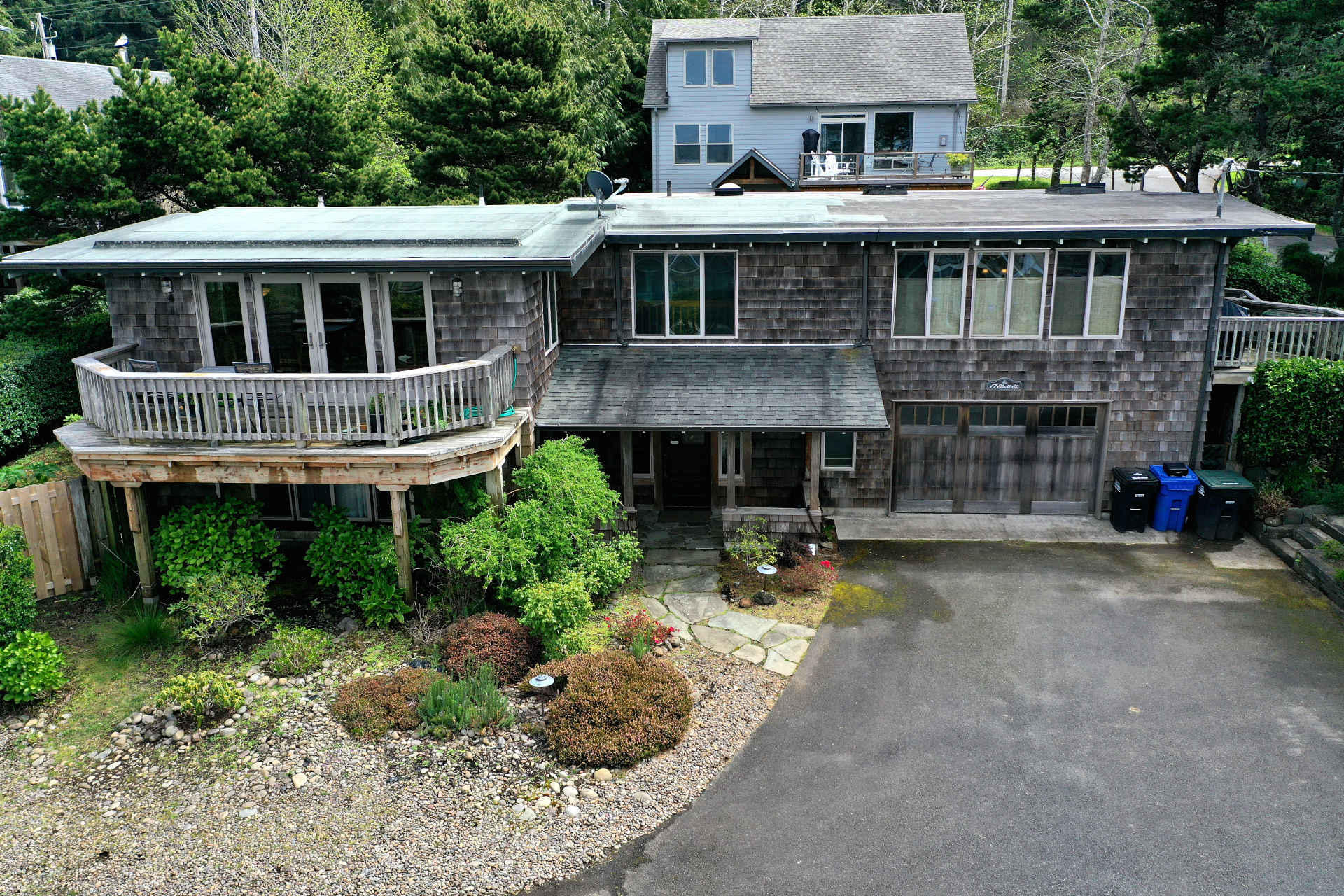 17 Shell Street Yachats, OR 97498 - Photo 7 of 63 D-House Front_2_B6A3F27