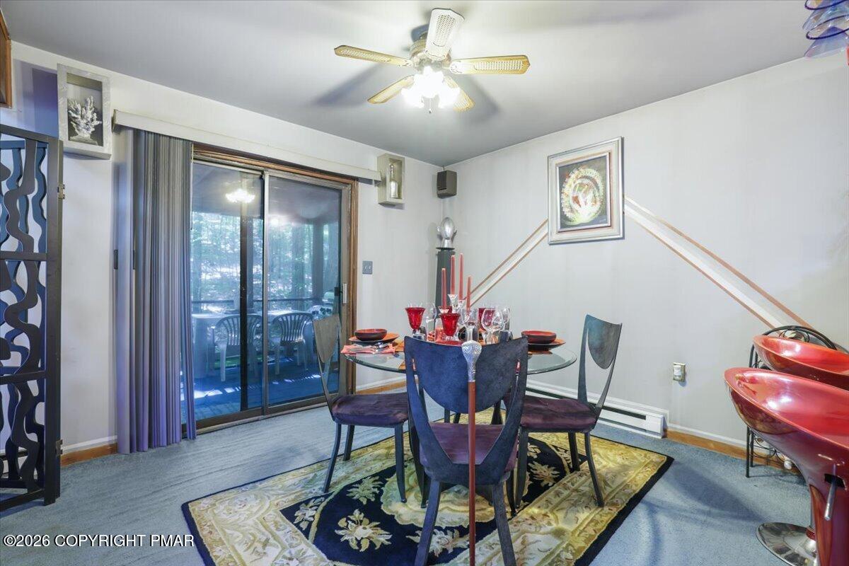 158 Saunders Drive Bushkill, PA 18324 - Photo 18 of 75 17- Dining room