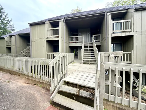 $198,500 | 9328 South Lake Ridge Drive, Unit 62, Bloomington, IN 47401