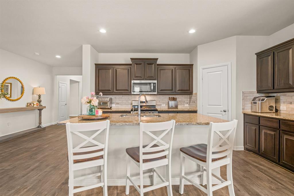 1443 Fox Hollow Road Krum, TX 76249 - Photo 11 of 39