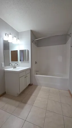 $184,900 | 1321 Lake Drive West, Unit 101, Chanhassen, MN 55317