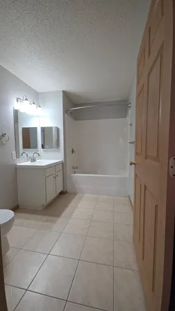 $184,900 | 1321 Lake Drive West, Unit 101, Chanhassen, MN 55317