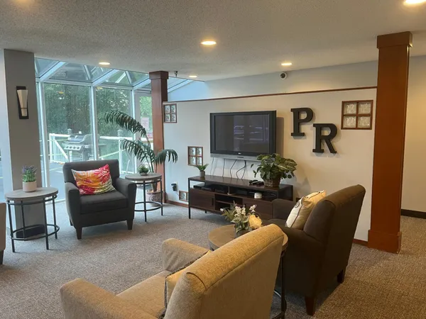 $184,900 | 1321 Lake Drive West, Unit 101, Chanhassen, MN 55317