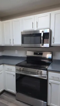 $184,900 | 1321 Lake Drive West, Unit 101, Chanhassen, MN 55317