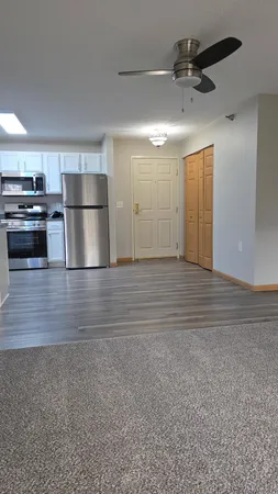 $184,900 | 1321 Lake Drive West, Unit 101, Chanhassen, MN 55317