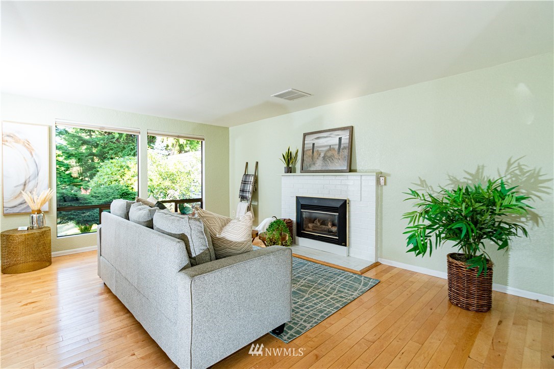 222 221st Street Southwest Bothell, WA 98021 - Photo 7 of 38