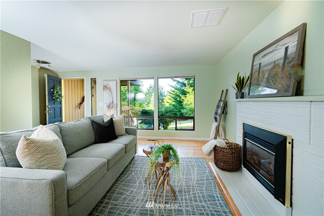 222 221st Street Southwest Bothell, WA 98021 - Photo 8 of 38