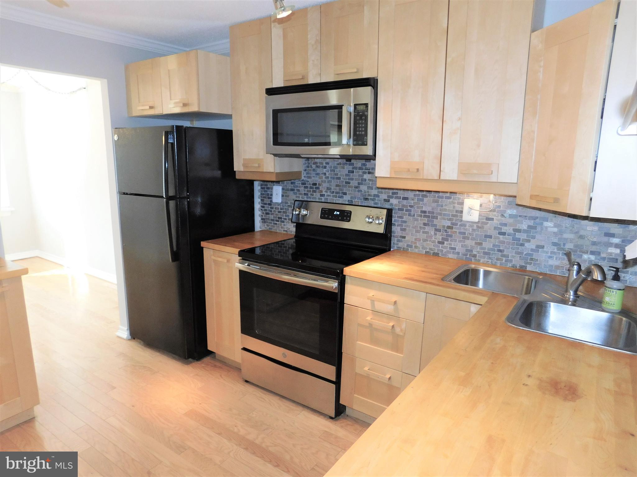 2214 Springwood Drive, Unit T4 Reston, VA 20191 - Photo 14 of 41 Lots of Cabinet Space.