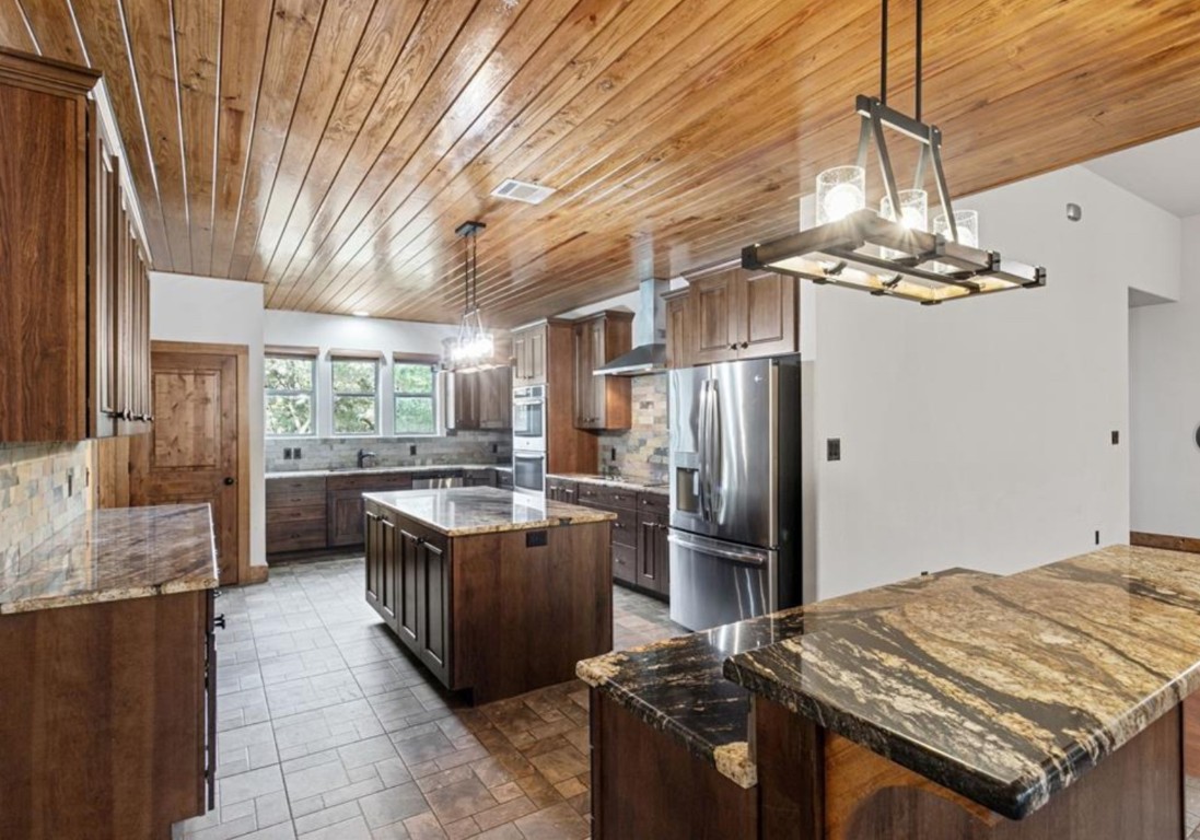 20603 Ridgeview Road Lago Vista, TX 78645 - Photo 13 of 34