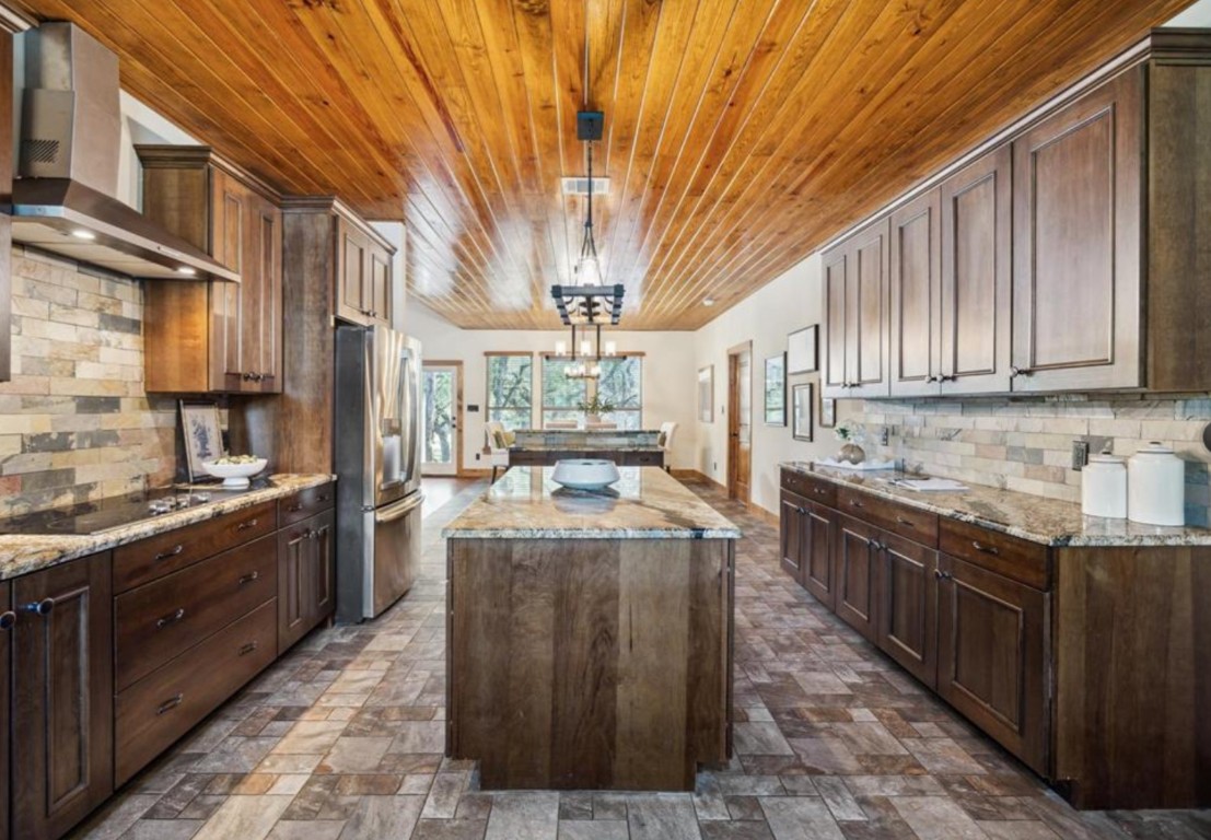 20603 Ridgeview Road Lago Vista, TX 78645 - Photo 14 of 34