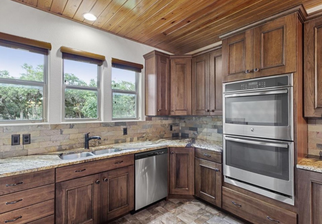 20603 Ridgeview Road Lago Vista, TX 78645 - Photo 16 of 34