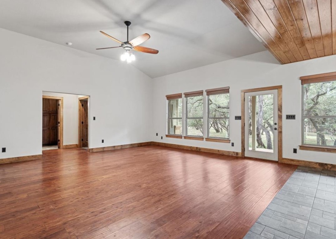 20603 Ridgeview Road Lago Vista, TX 78645 - Photo 9 of 34