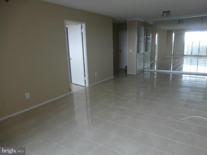 5911 Edsall Road, Unit 1205 Alexandria, VA 22304 - Photo 12 of 13 Living Room