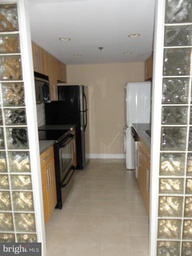 5911 Edsall Road, Unit 1205 Alexandria, VA 22304 - Photo 7 of 13 Kitchen