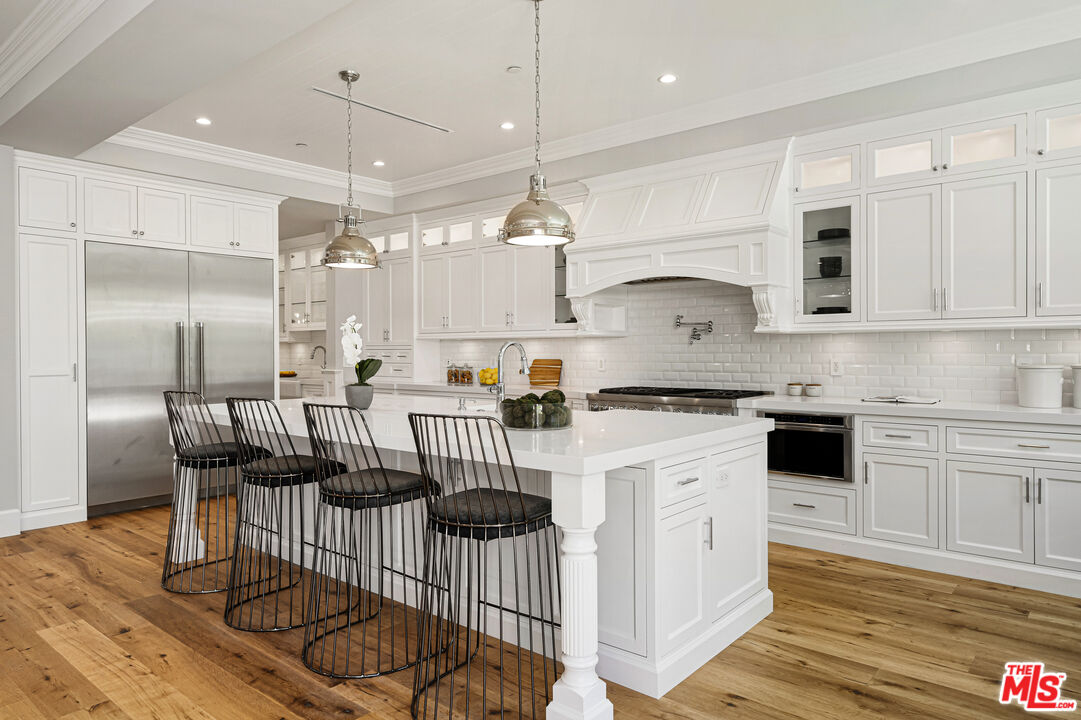 813 North Spaulding Avenue Los Angeles, CA 90046 - Photo 11 of 34