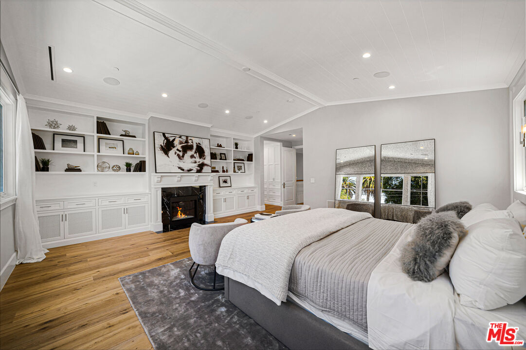 813 North Spaulding Avenue Los Angeles, CA 90046 - Photo 24 of 34