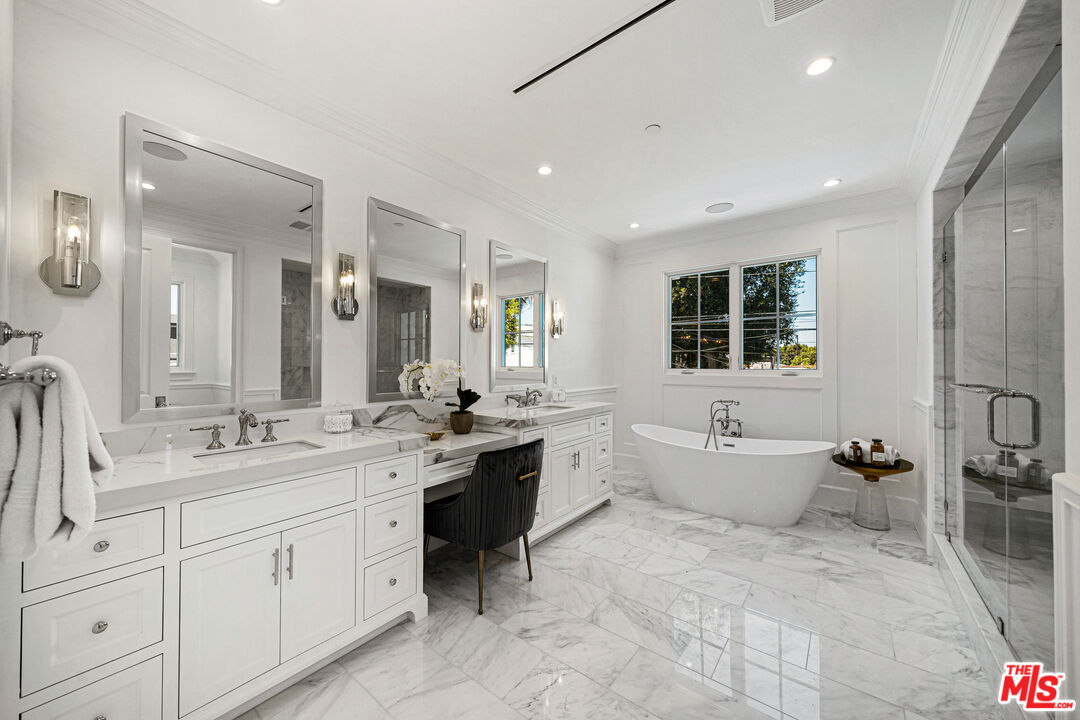 813 North Spaulding Avenue Los Angeles, CA 90046 - Photo 25 of 34