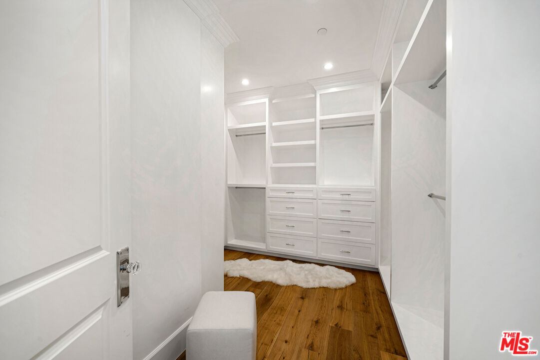 813 North Spaulding Avenue Los Angeles, CA 90046 - Photo 28 of 34