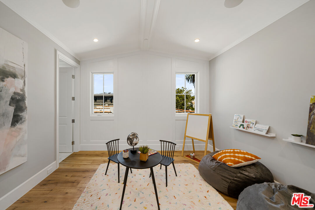 813 North Spaulding Avenue Los Angeles, CA 90046 - Photo 30 of 34