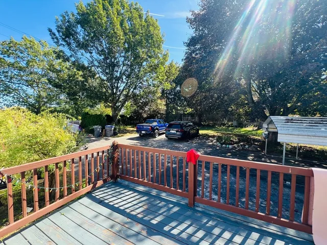 a view of street with a yard