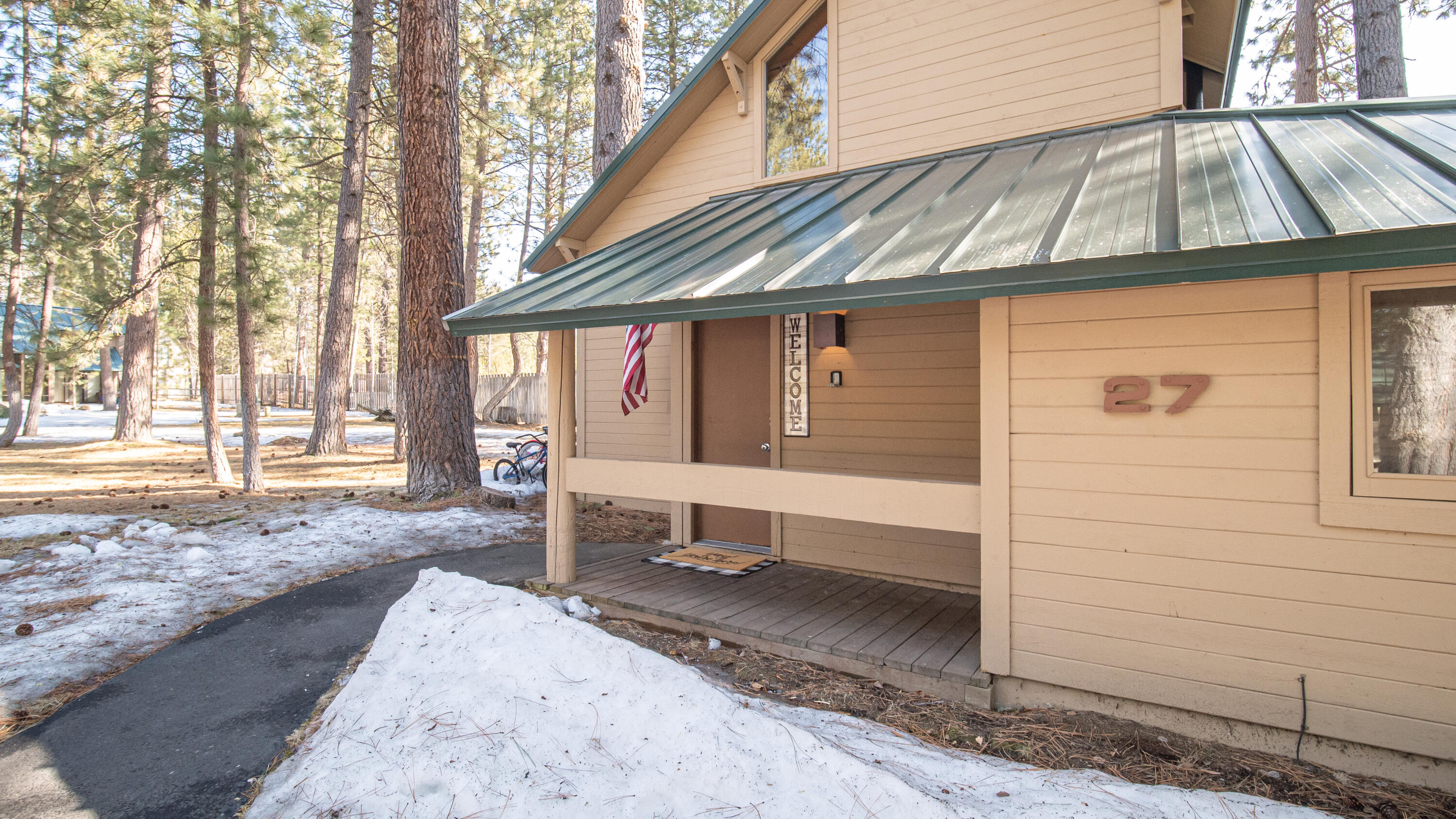 57488-27 Ranch Cabin Road, Unit 27 Sunriver, OR 97707 - Photo 24 of 29 Front View