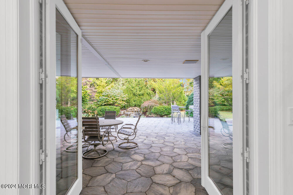 27 Revolutionary Road Colts Neck, NJ 07722 - Photo 15 of 77 023_ey202104_190